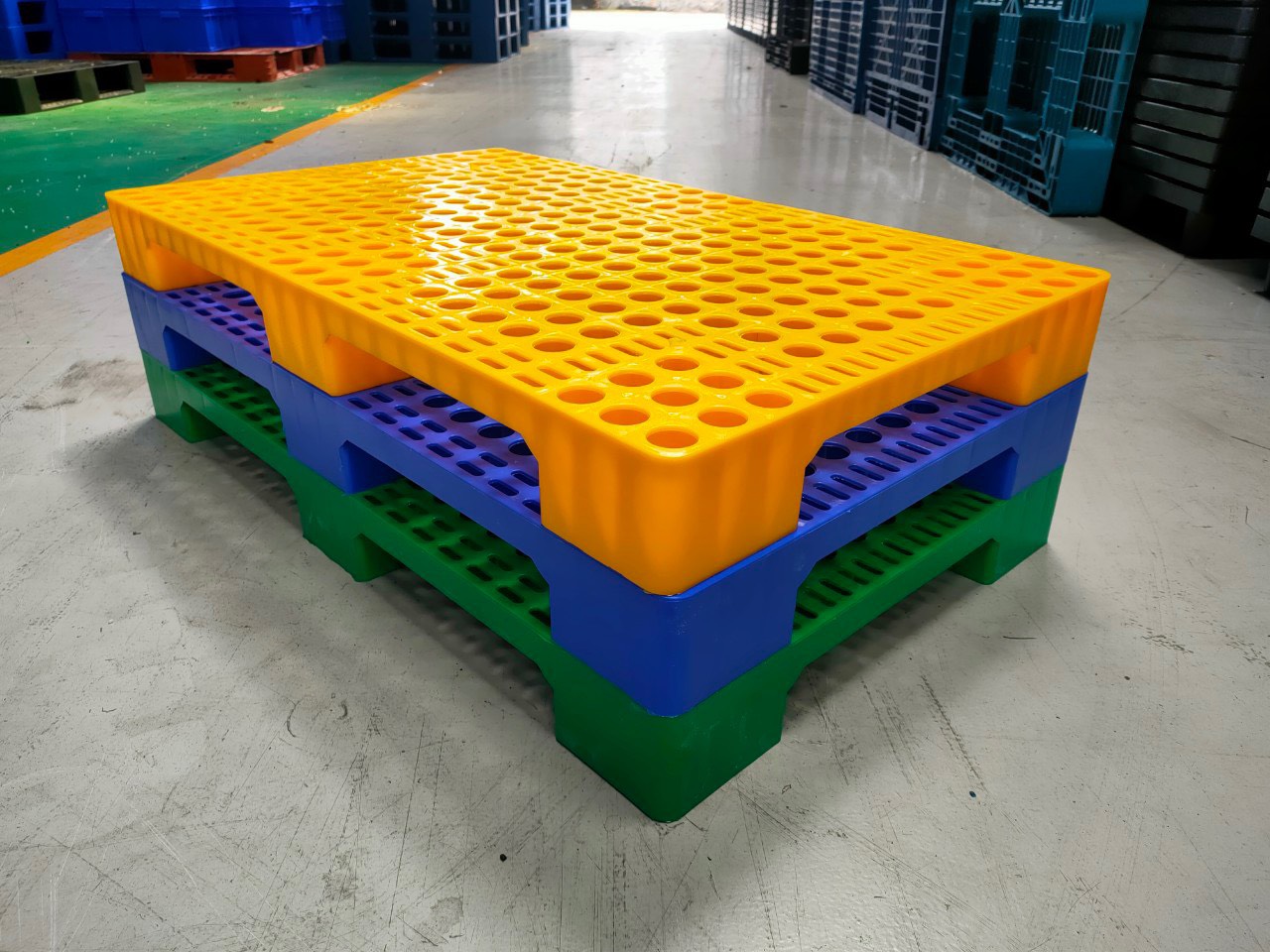 pallet-nhua-kt—1000-x-600-x-100mm_s3235 pallet-nhua-kt—1000-x-600-x-100mm_s3235